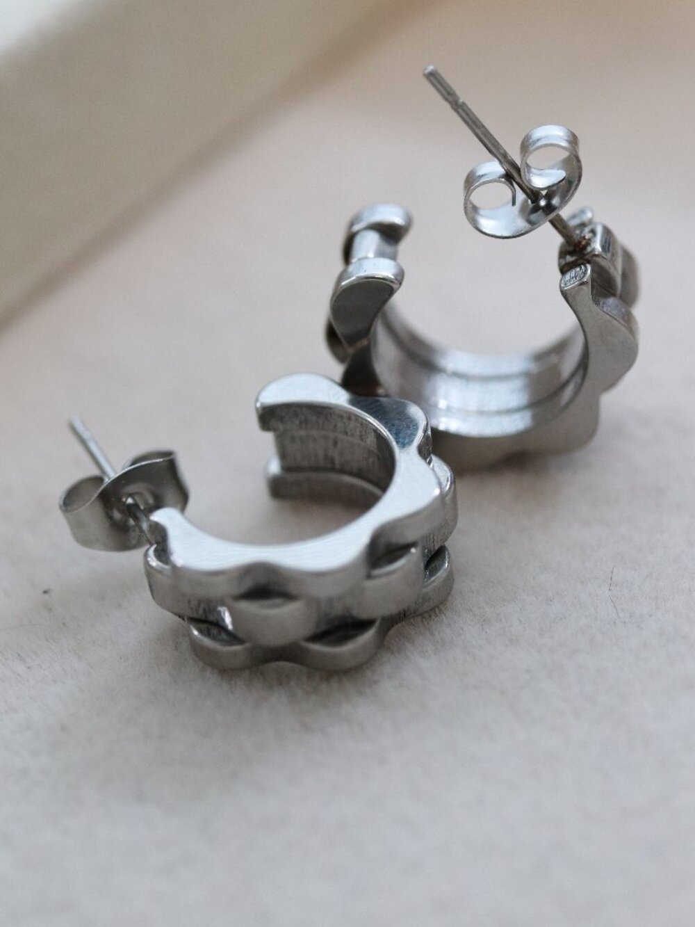 Watch Band Style C-Hoop Stud Earrings Silver Stainless Steel